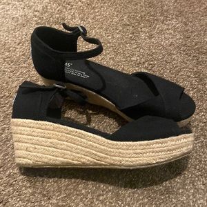 Tom’s Wedge Espedrilles